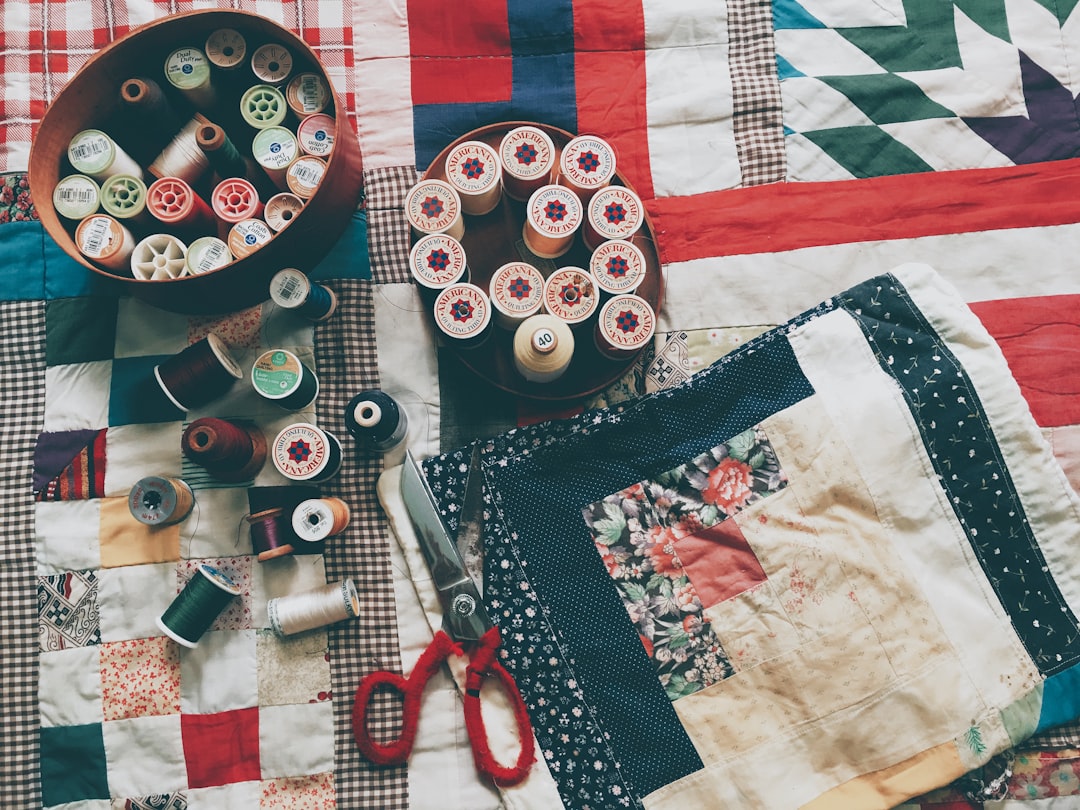 Hand Quilting vs. Machine Quilting: Which is Right for You?